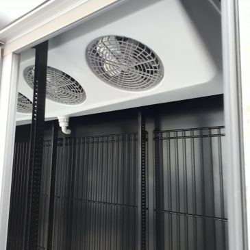 Yeni Üstten Üflemeli Şişe Soğutucu Reyonu