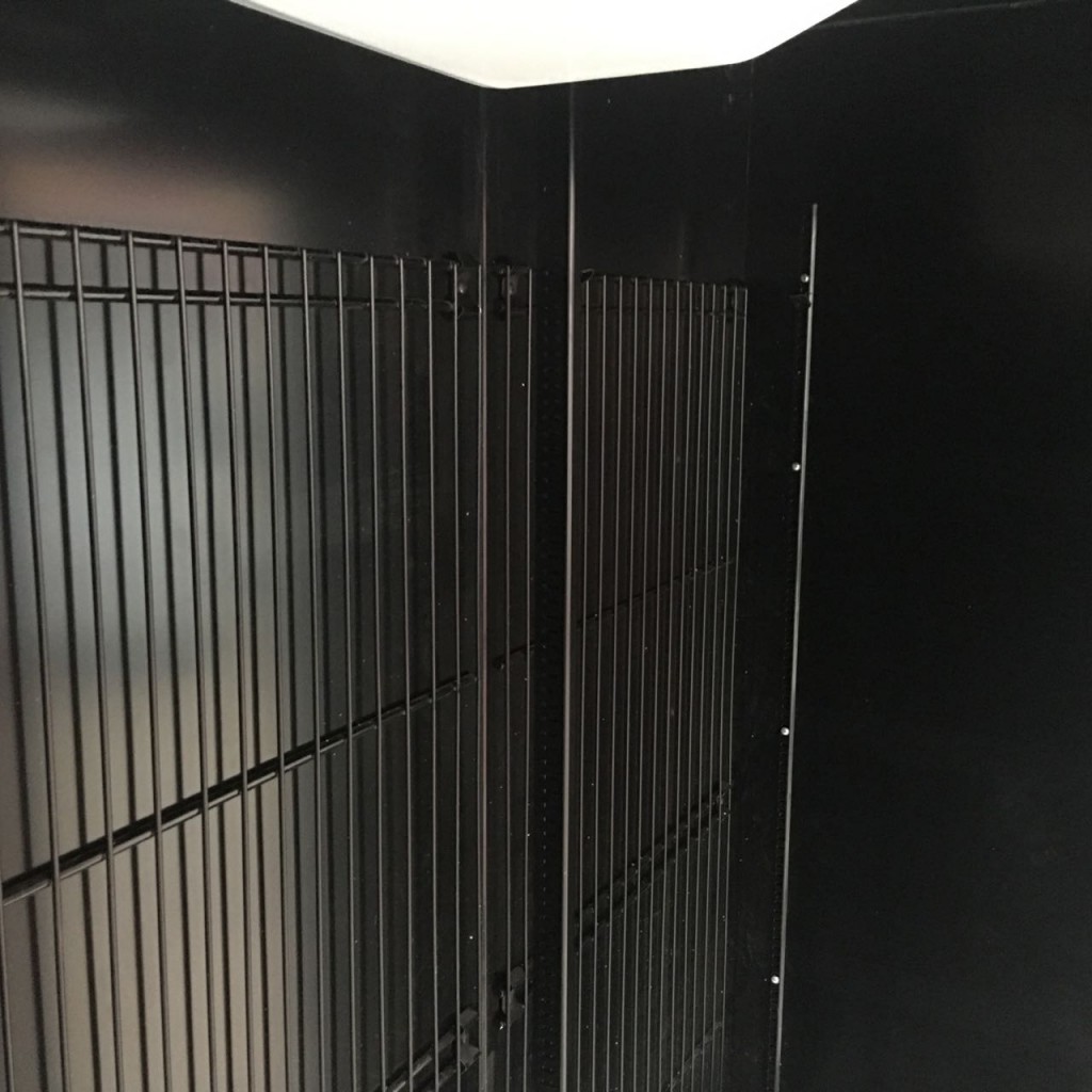 ÜSTTEN ÜFLEMELİ TEL RAFLI ŞİŞE REYONU 